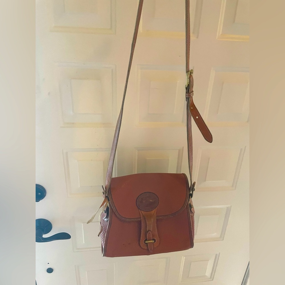 Dooney & bourke vintage leather pebble leather